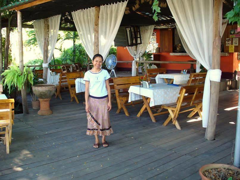 Hollanda Montri Guesthouse Чиангмай Екстериор снимка